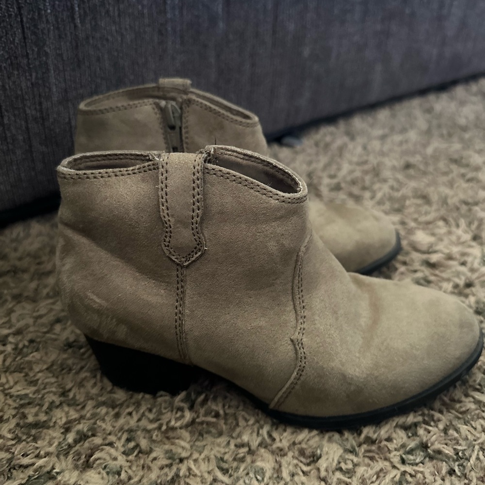 Little girl Wedges